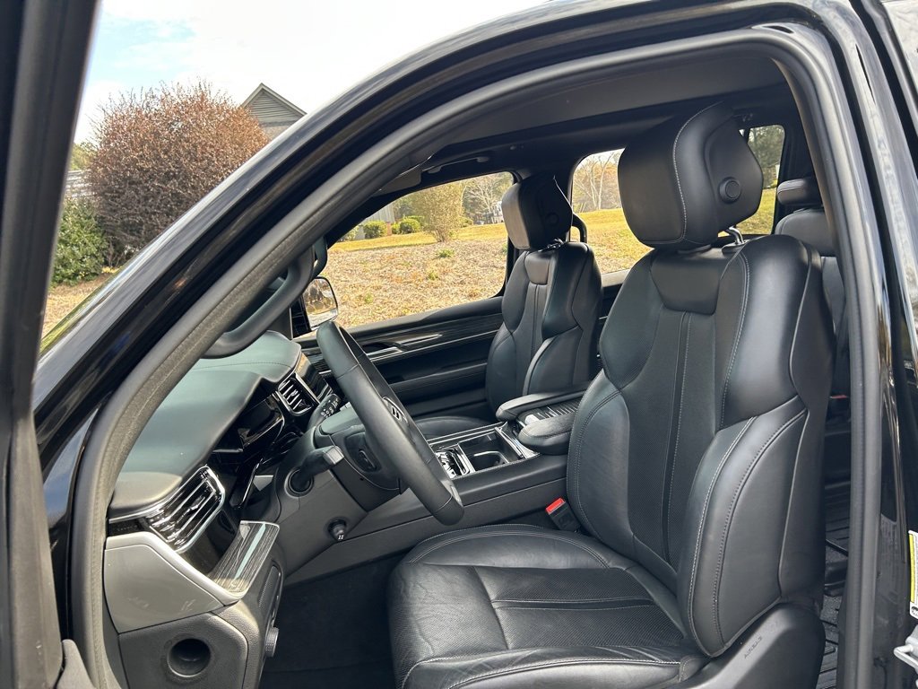 Used 2022 Jeep Wagoneer Series III w/ Premium Group I image 39