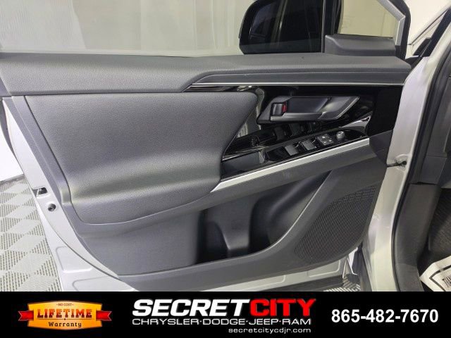 Used 2024 Toyota bZ4X XLE w/ Weather Package AWD/4WD image 12