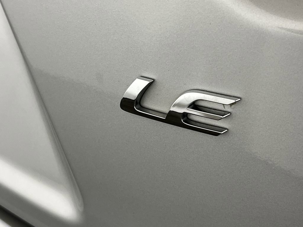 Used 2024 Toyota Corolla LE image 27