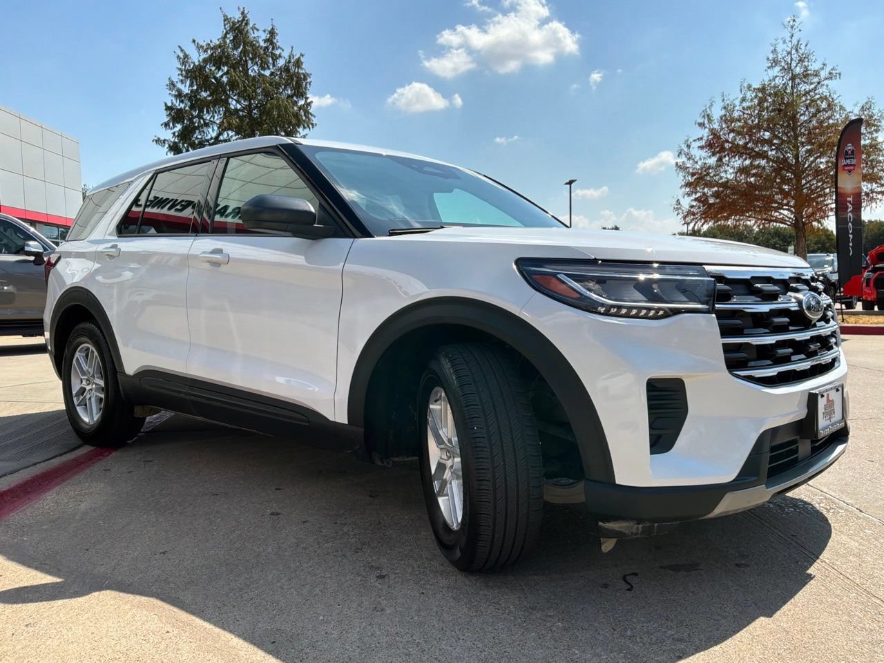 Used 2026 Ford Explorer Active RWD image 4