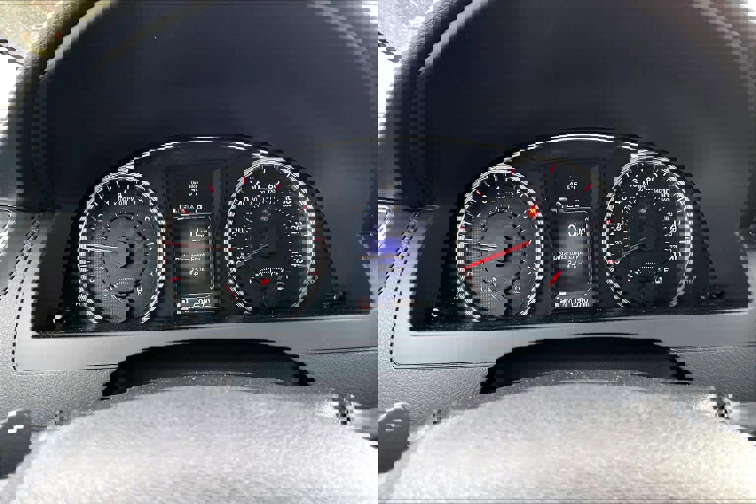 Used 2017 Toyota Camry SE image 24