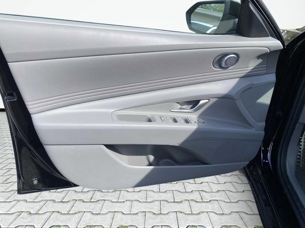New 2026 Hyundai Elantra Sport FWD image 27