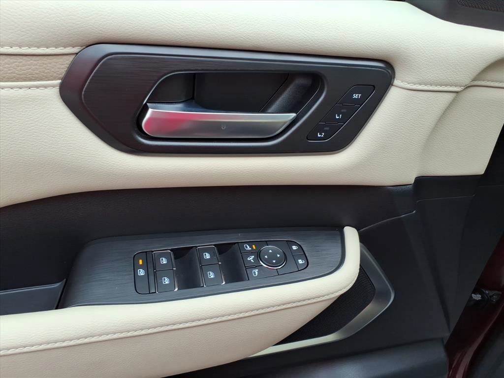 Used 2025 Nissan Armada Platinum Reserve image 14