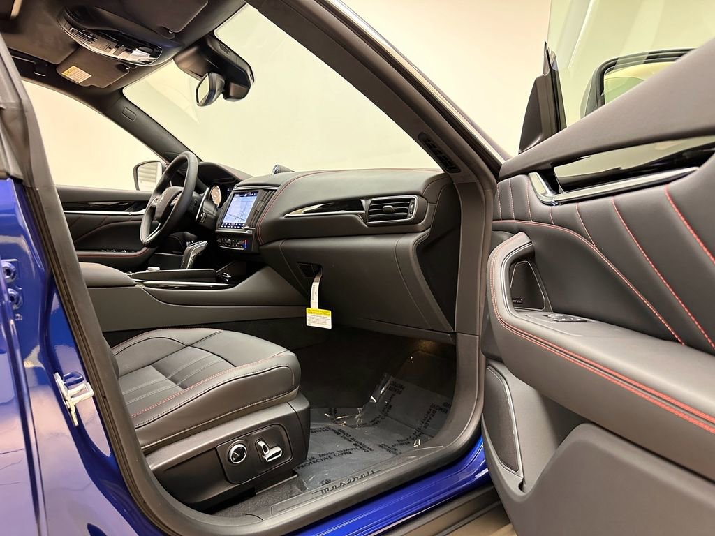 Used 2024 Maserati Levante GT Ultima AWD/4WD image 29