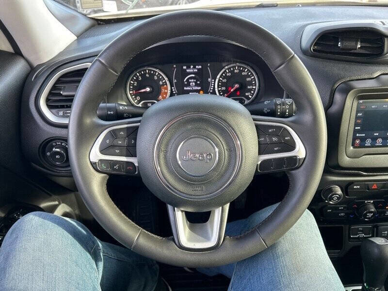 Used 2020 Jeep Renegade Latitude image 24