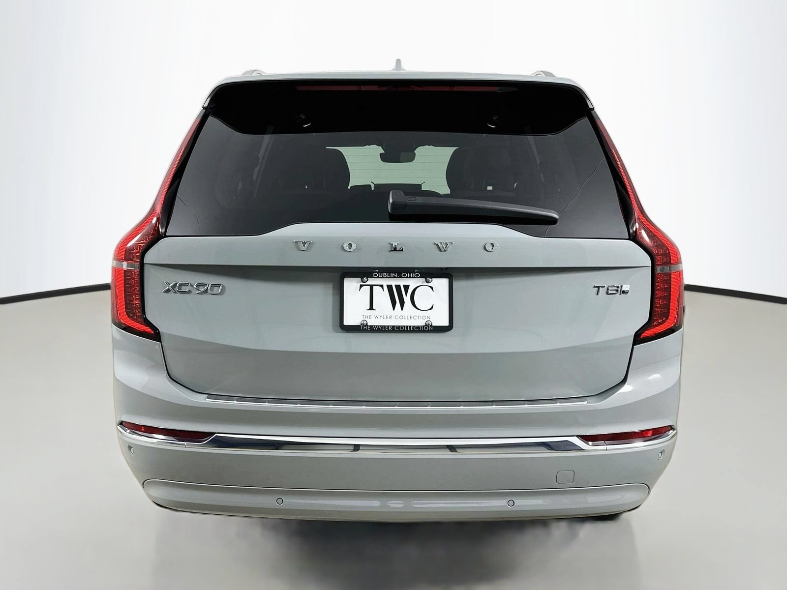 New 2026 Volvo XC90 T8 Plus w/ Protection Package Premier AWD/4WD image 6