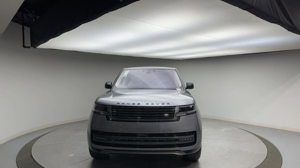 Certified 2023 Land Rover Range Rover SE image 3