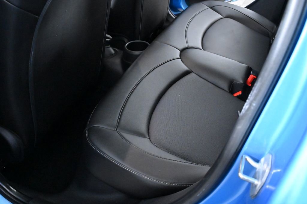 Used 2019 MINI Cooper 4-Door Hardtop w/ Signature Upholstery Package image 25