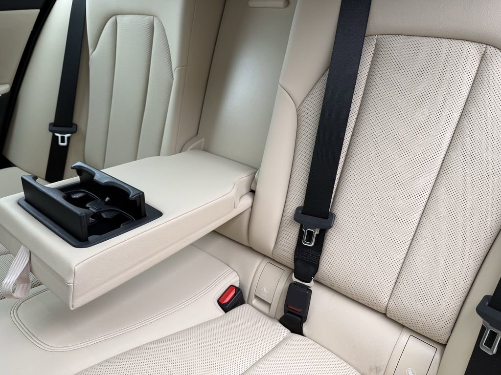 Used 2025 BMW 330i xDrive Sedan w/ Convenience Package image 36