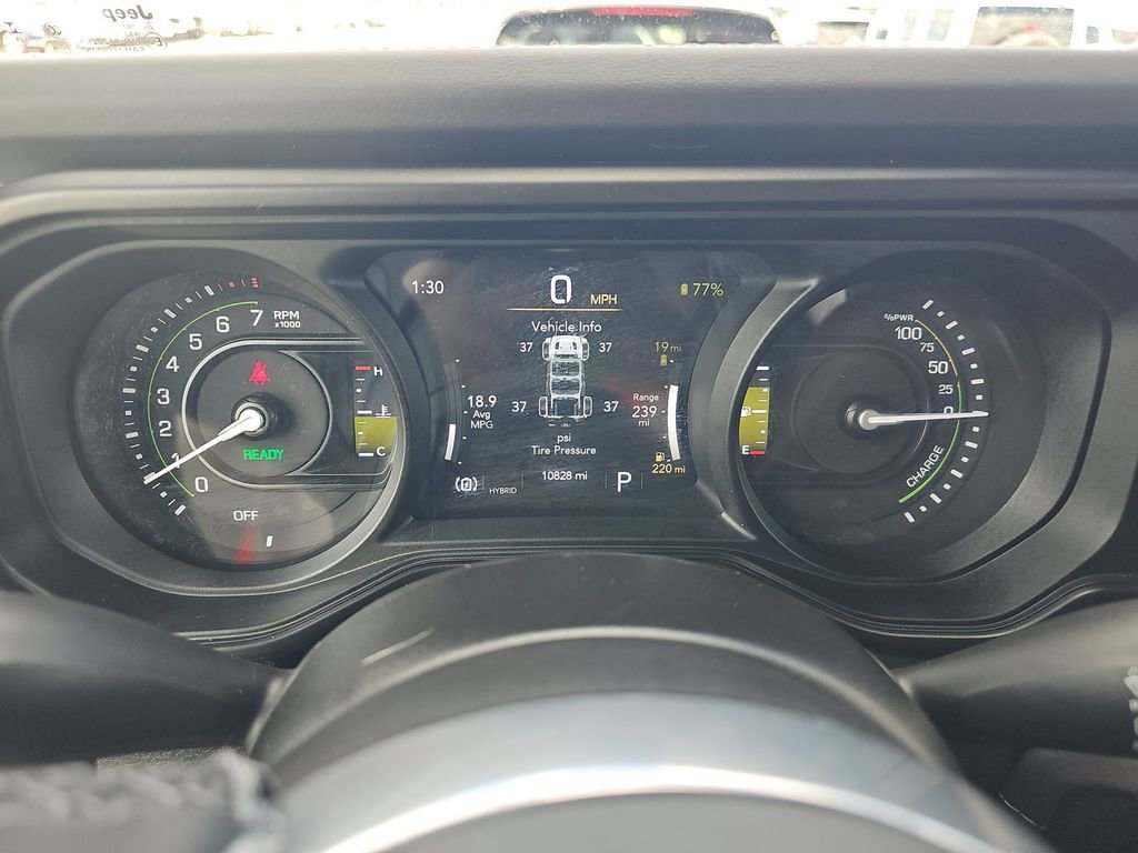 Used 2025 Jeep Wrangler Unlimited Sahara w/ Safety Group image 11