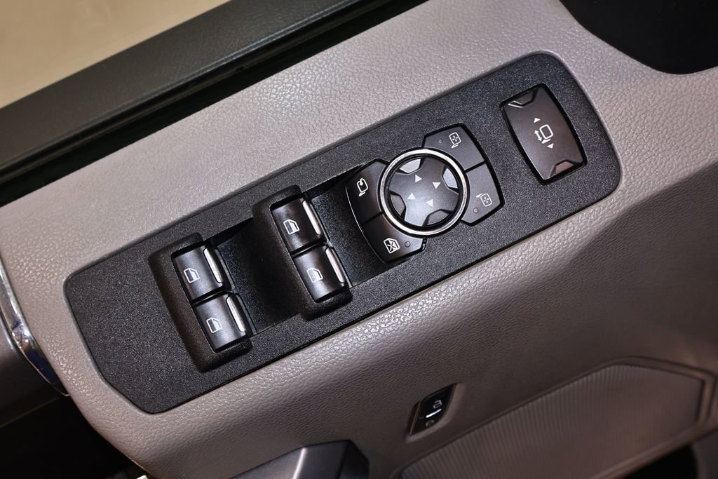 Certified 2019 Ford F250 XLT w/ XLT Premium Package AWD/4WD image 12