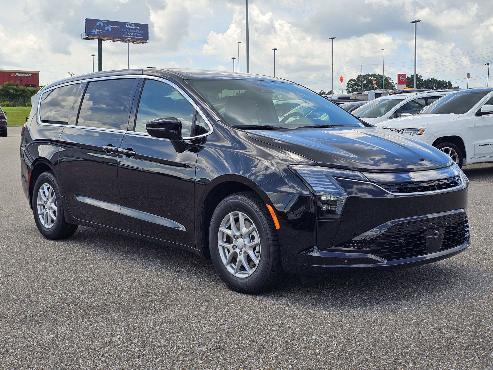 New 2027 Chrysler Pacifica Select FWD image 5