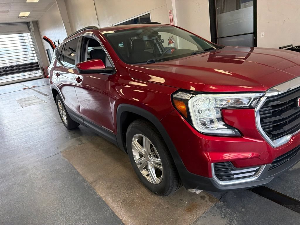 Used 2022 GMC Terrain SLE w/ Driver Convenience Package