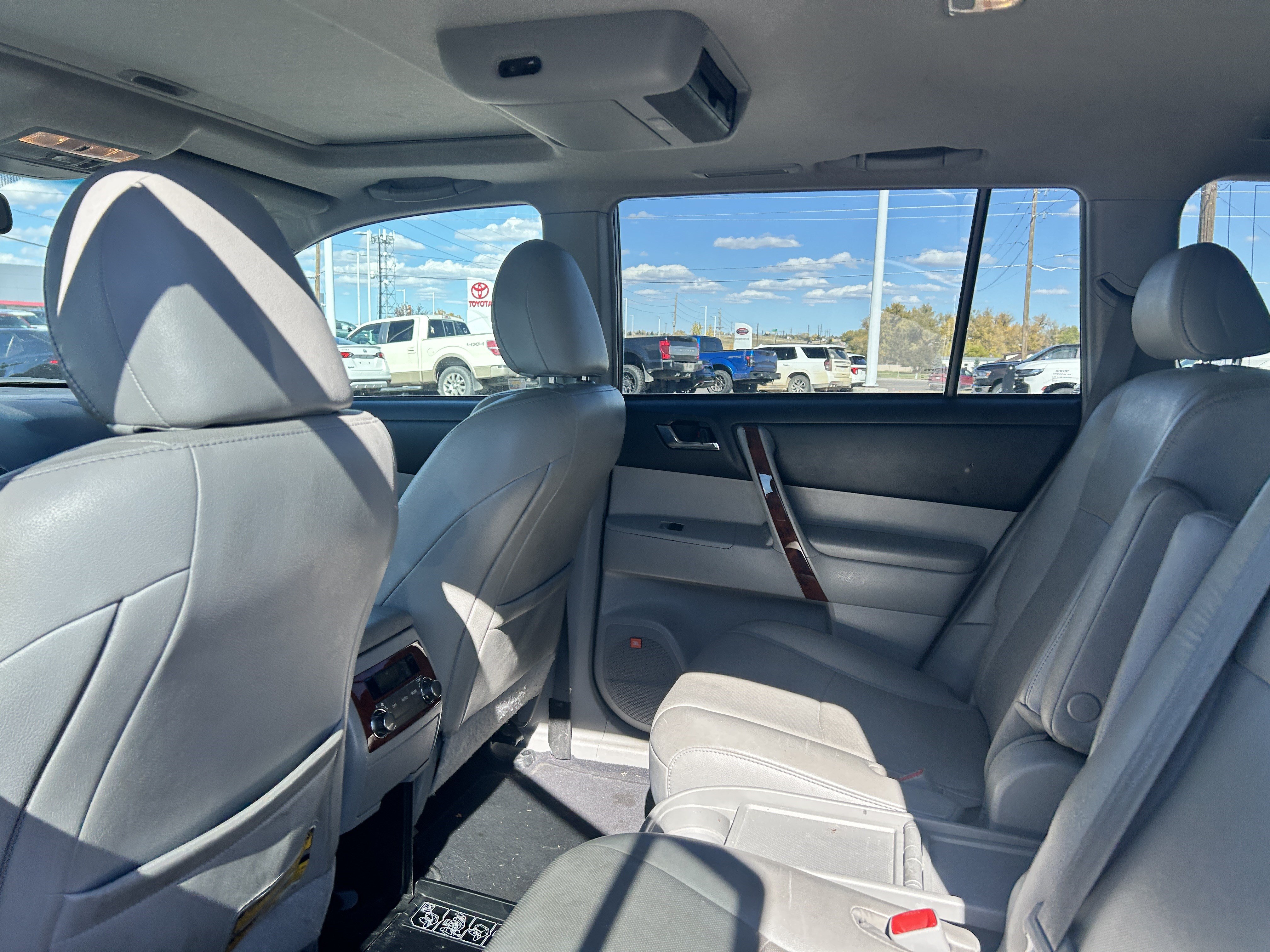 Used 2013 Toyota Highlander Limited AWD/4WD image 10