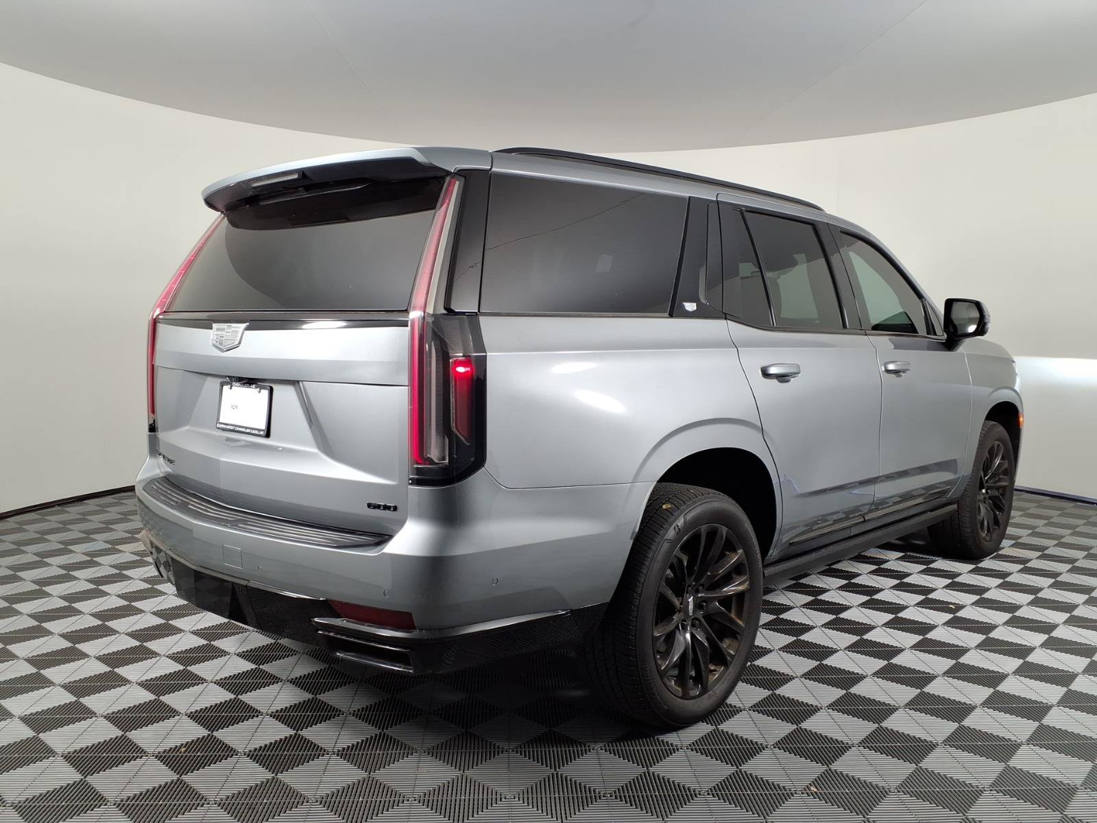 Certified 2023 Cadillac Escalade Sport Platinum w/ LPO, ONYX Package AWD/4WD image 4