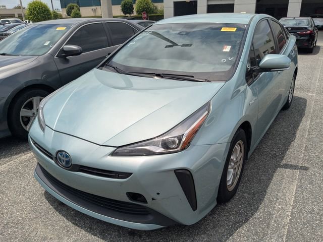 Used 2020 Toyota Prius LE FWD image 2