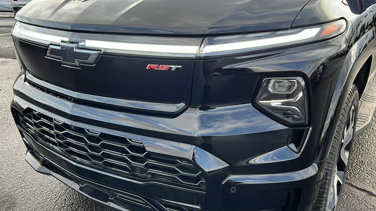 New 2024 Chevrolet Silverado EV RST image 9