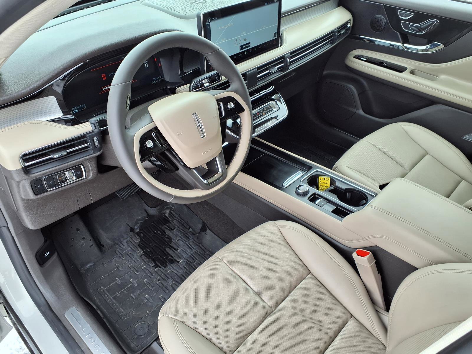 Used 2024 Lincoln Corsair Premiere w/ Equipment Group 101A image 12