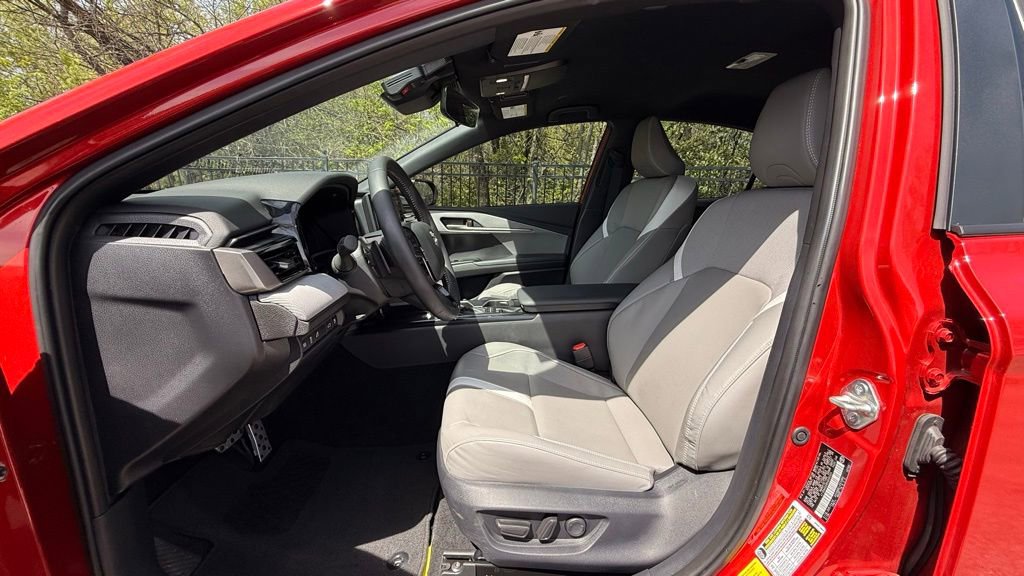 Used 2025 Toyota Camry SE image 25