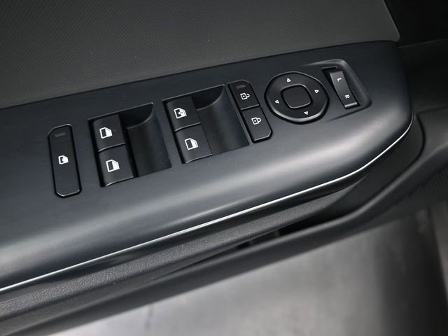 Used 2025 Kia K4 LXS image 13