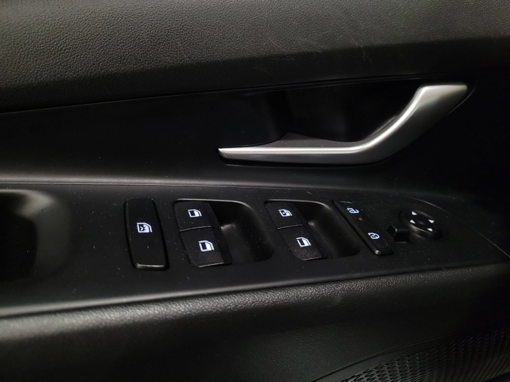Used 2025 Hyundai Elantra SEL FWD image 27