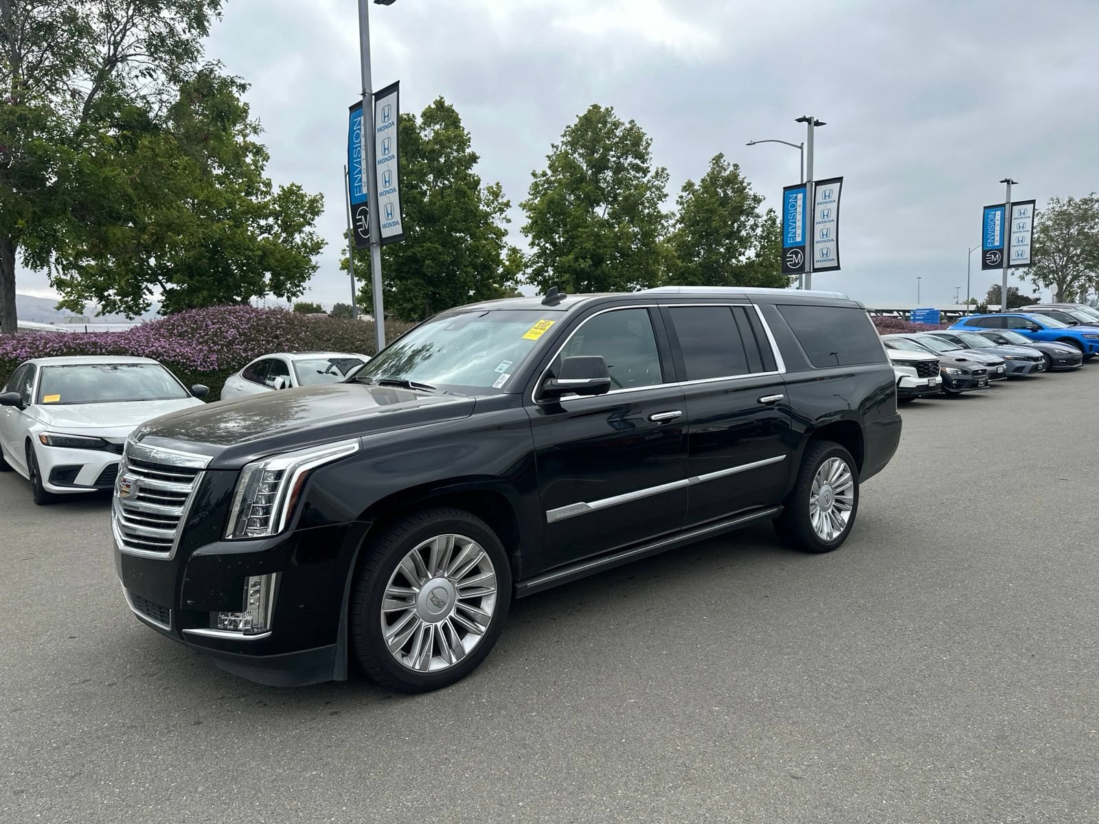 Used 2020 Cadillac Escalade ESV Platinum AWD/4WD image 5