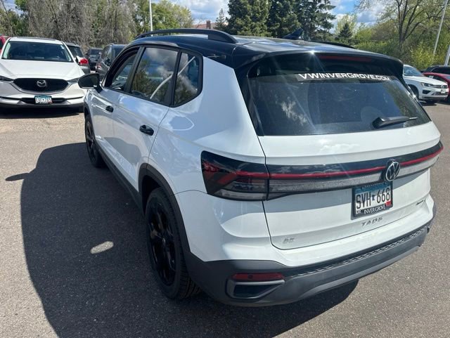 Used 2025 Volkswagen Taos SE AWD/4WD image 5