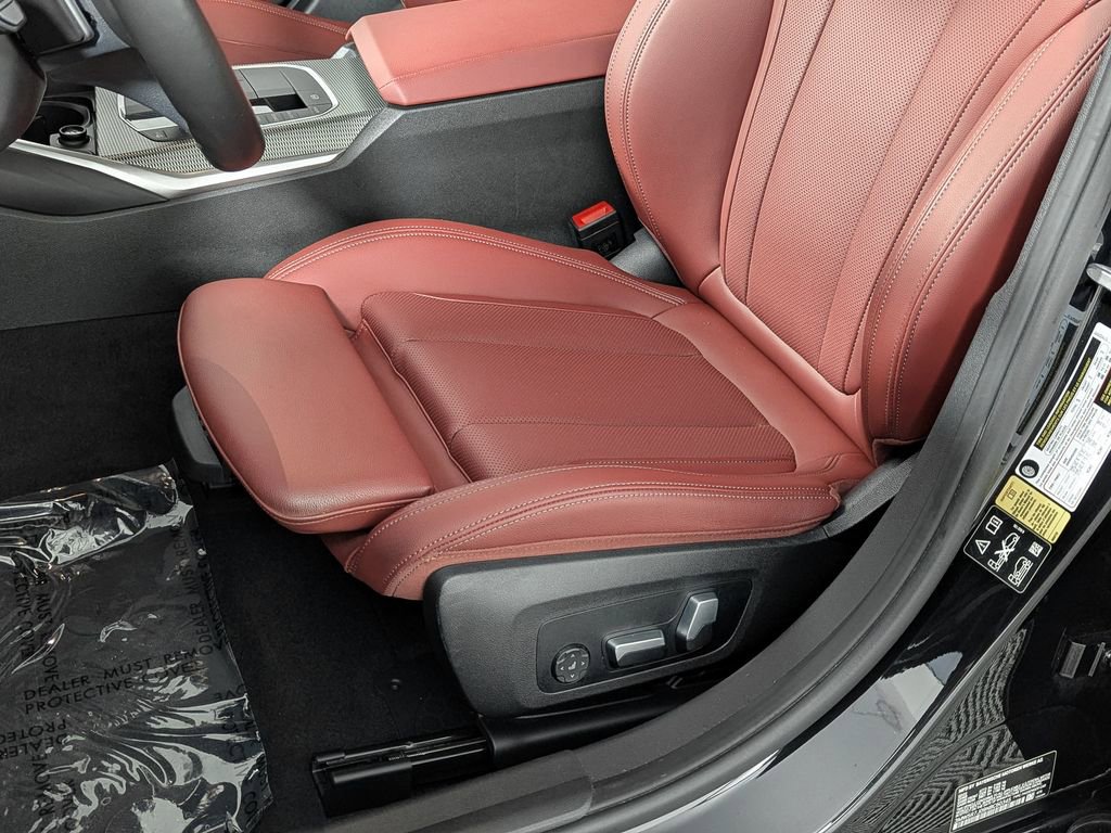 Certified 2022 BMW 330i xDrive Sedan w/ M Sport Package image 19