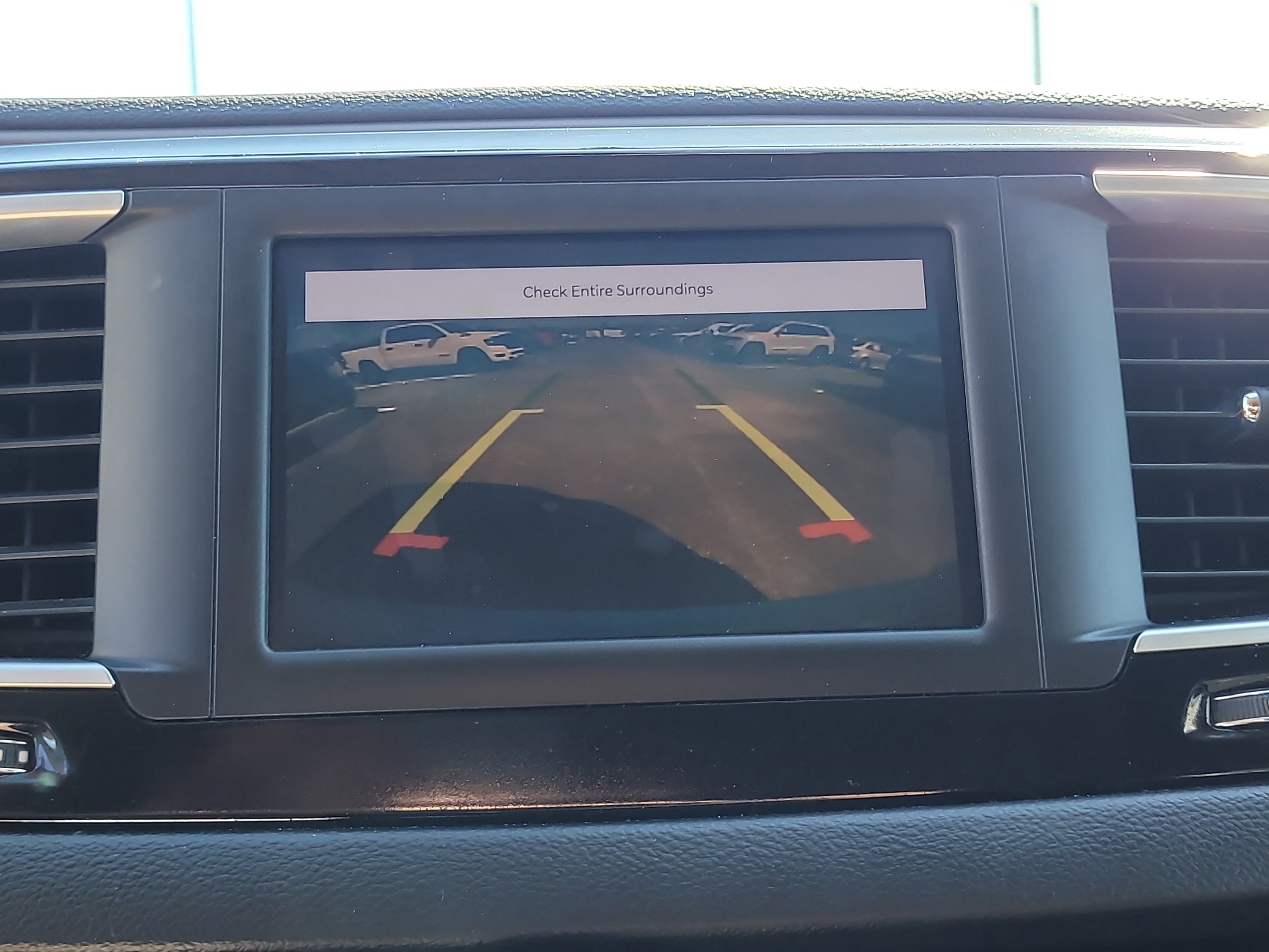 Used 2022 Chrysler Voyager LX image 25