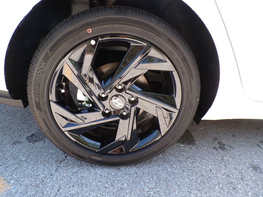 New 2026 Hyundai Elantra Sport FWD image 21
