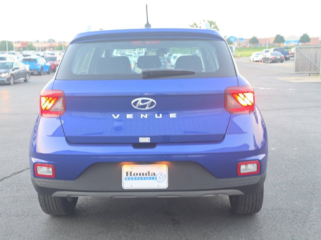 Used 2025 Hyundai Venue SEL FWD image 6