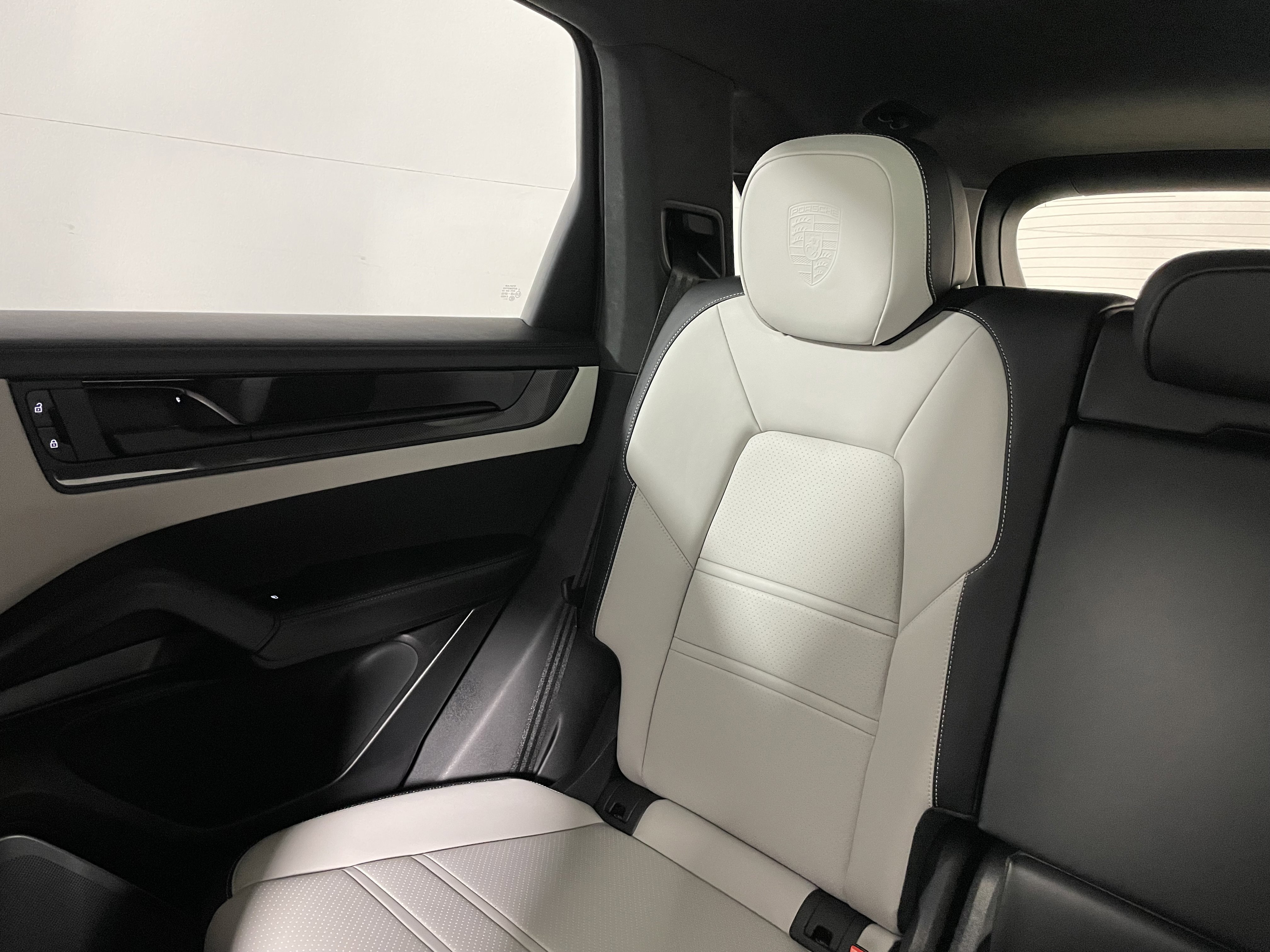 Used 2025 Porsche Cayenne GTS image 15