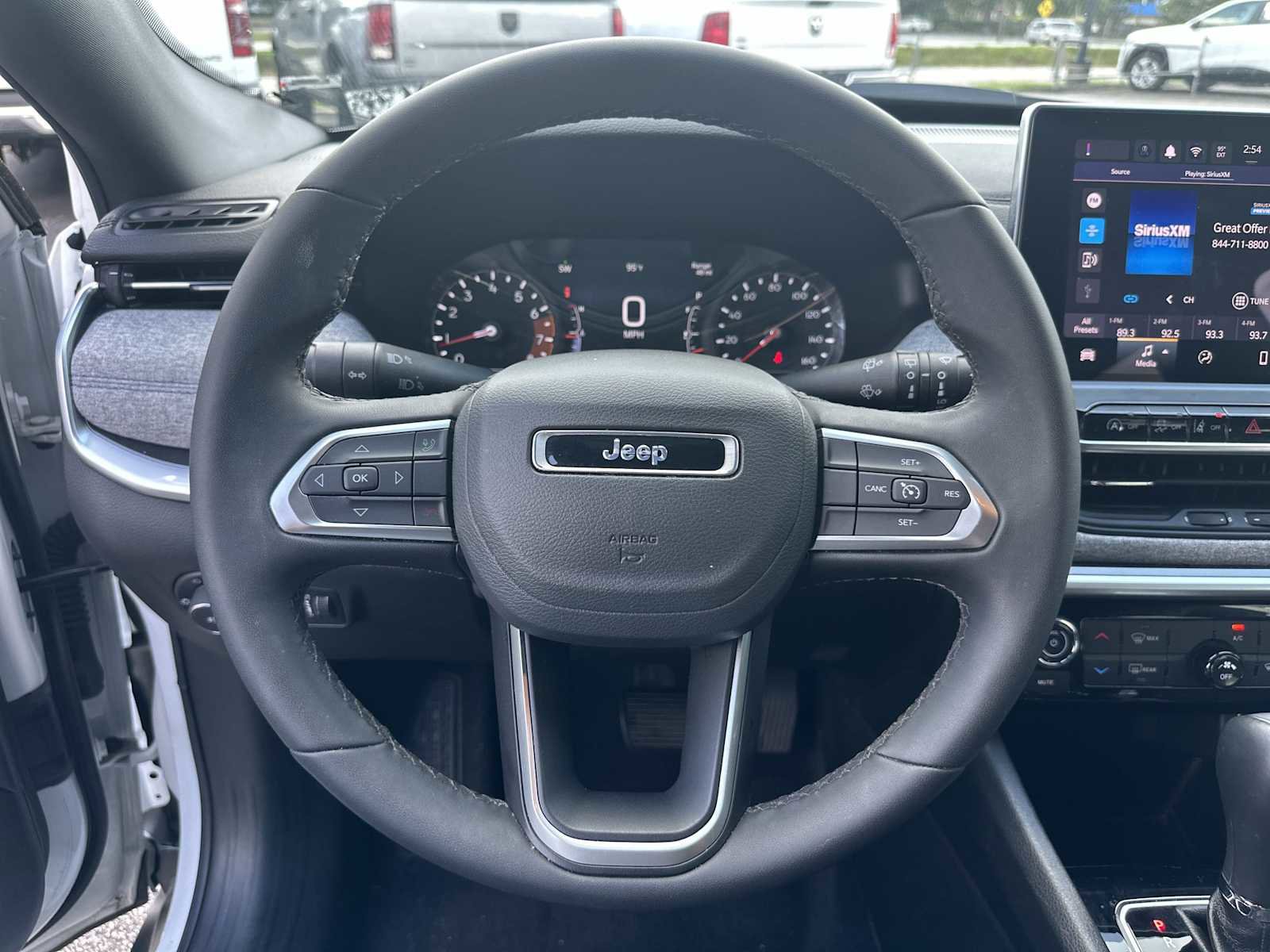Used 2024 Jeep Compass Latitude image 30