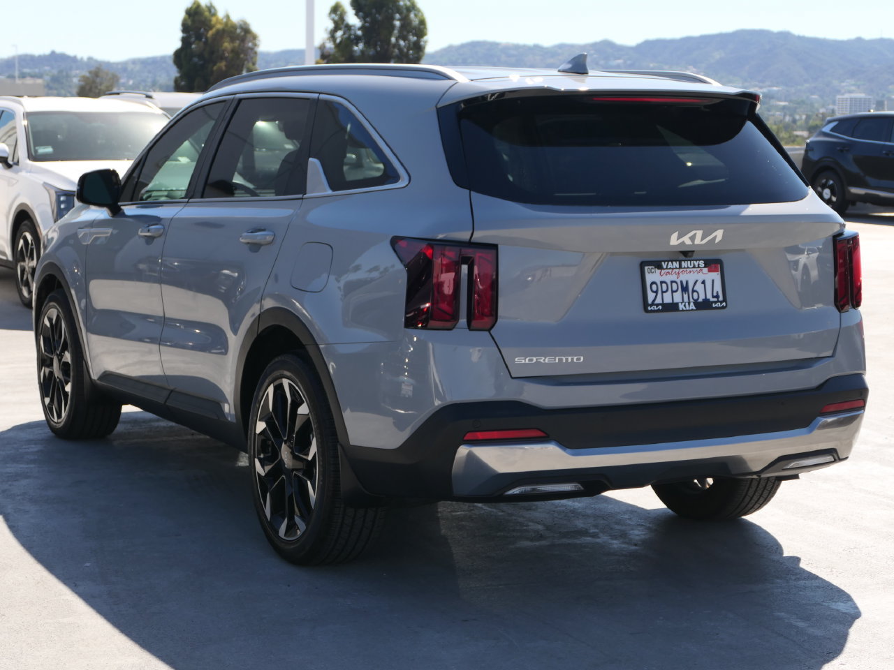 Certified 2025 Kia Sorento EX FWD image 6
