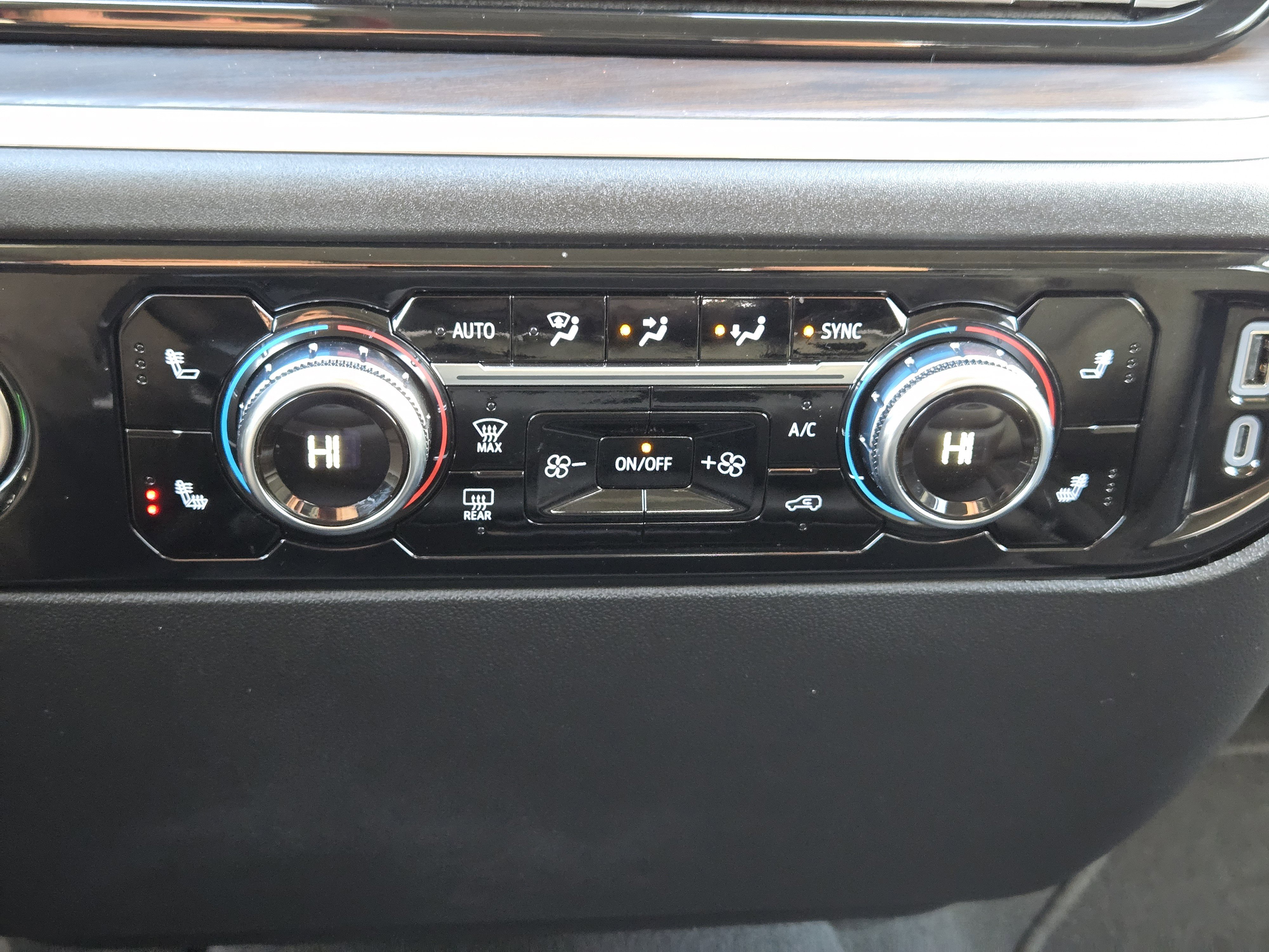 Used 2024 GMC Sierra 1500 SLT image 22