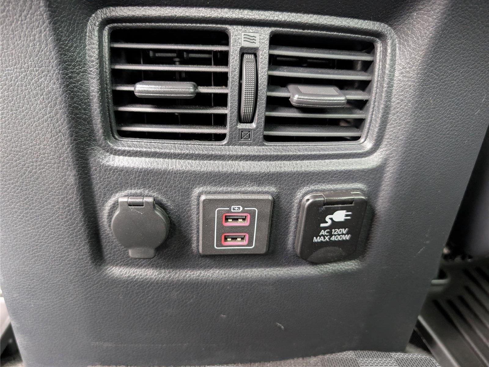 Used 2020 Nissan Titan SV w/ SV Convenience Package AWD/4WD image 14