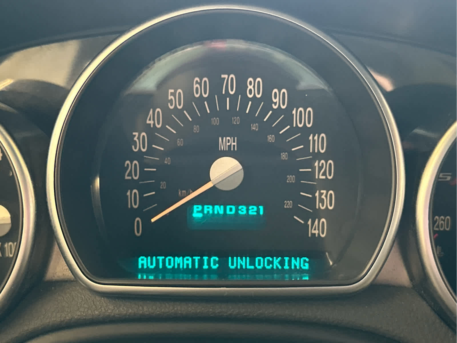Used 2004 Chevrolet SSR w/ Preferred Equipment Group RWD image 40