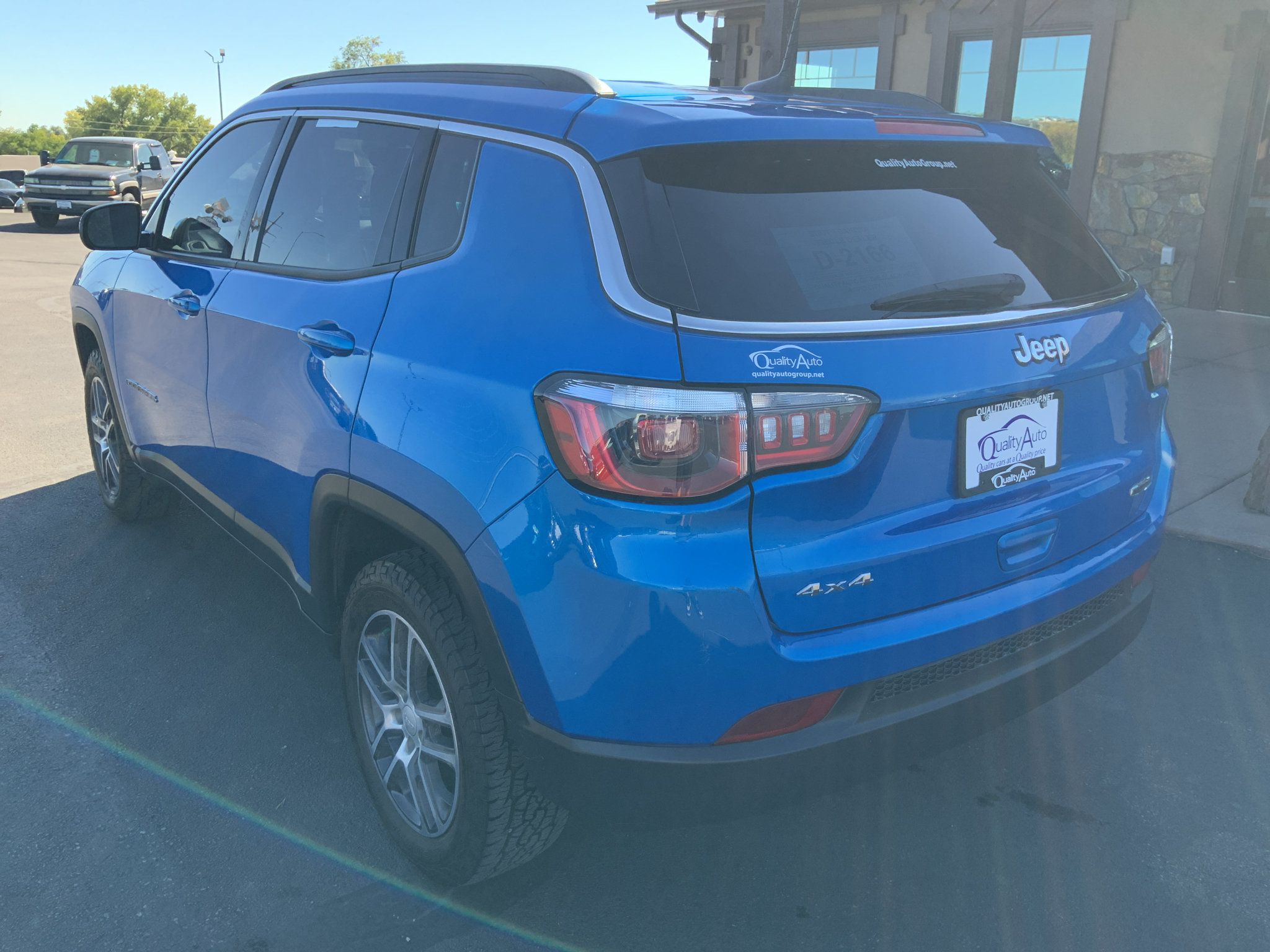Used 2019 Jeep Compass Latitude w/ Popular Equipment Group AWD/4WD image 8