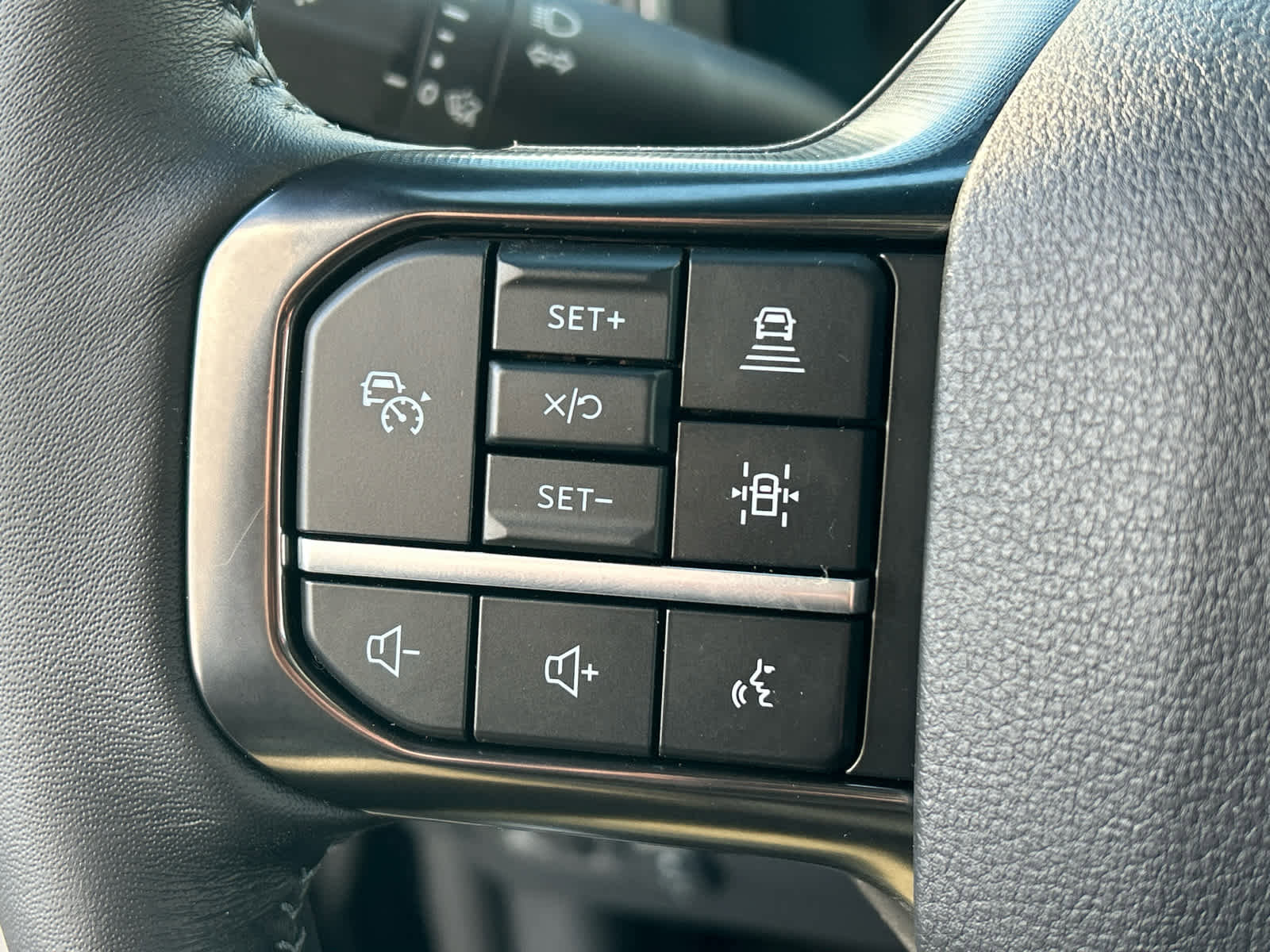 New 2026 Ford F350 Platinum w/ Tremor Off-Road Package image 33