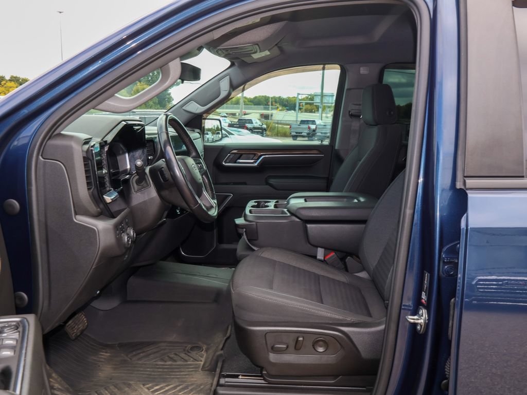 Used 2022 Chevrolet Silverado 1500 LT Trail Boss AWD/4WD image 8
