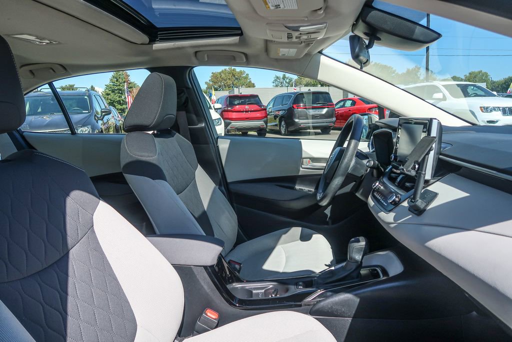 Used 2020 Toyota Corolla LE w/ LE Premium Package image 21