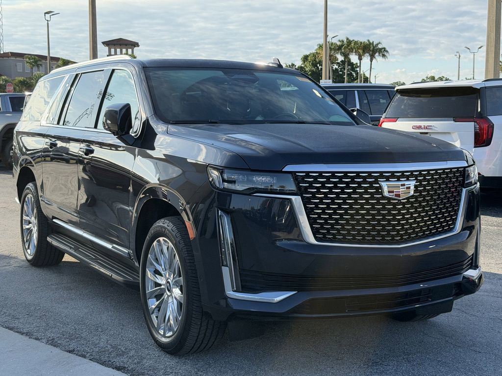 Used 2023 Cadillac Escalade ESV Premium Luxury AWD/4WD image 2