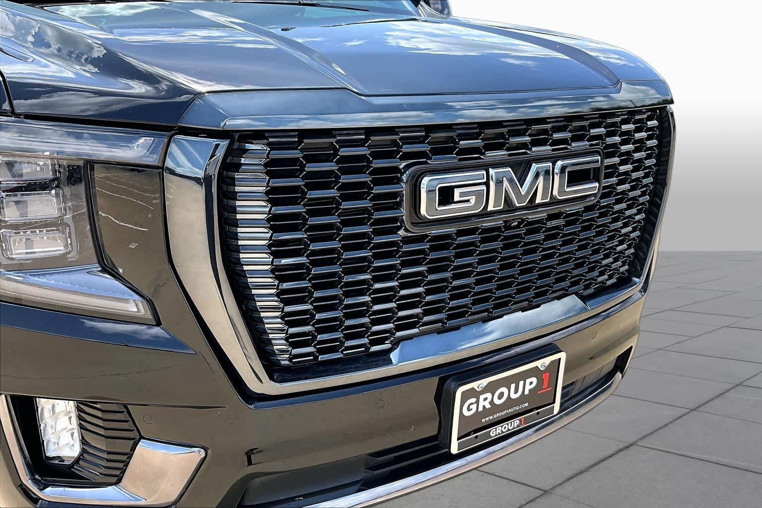 Used 2024 GMC Yukon XL Denali Ultimate AWD/4WD image 30