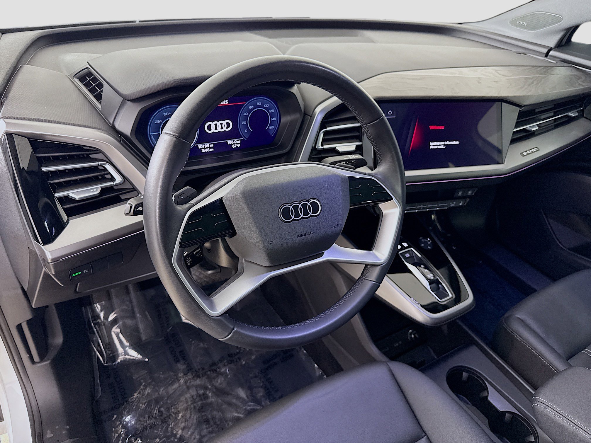 Used 2023 Audi Q4 e-tron Premium Plus w/ Premium Plus image 9