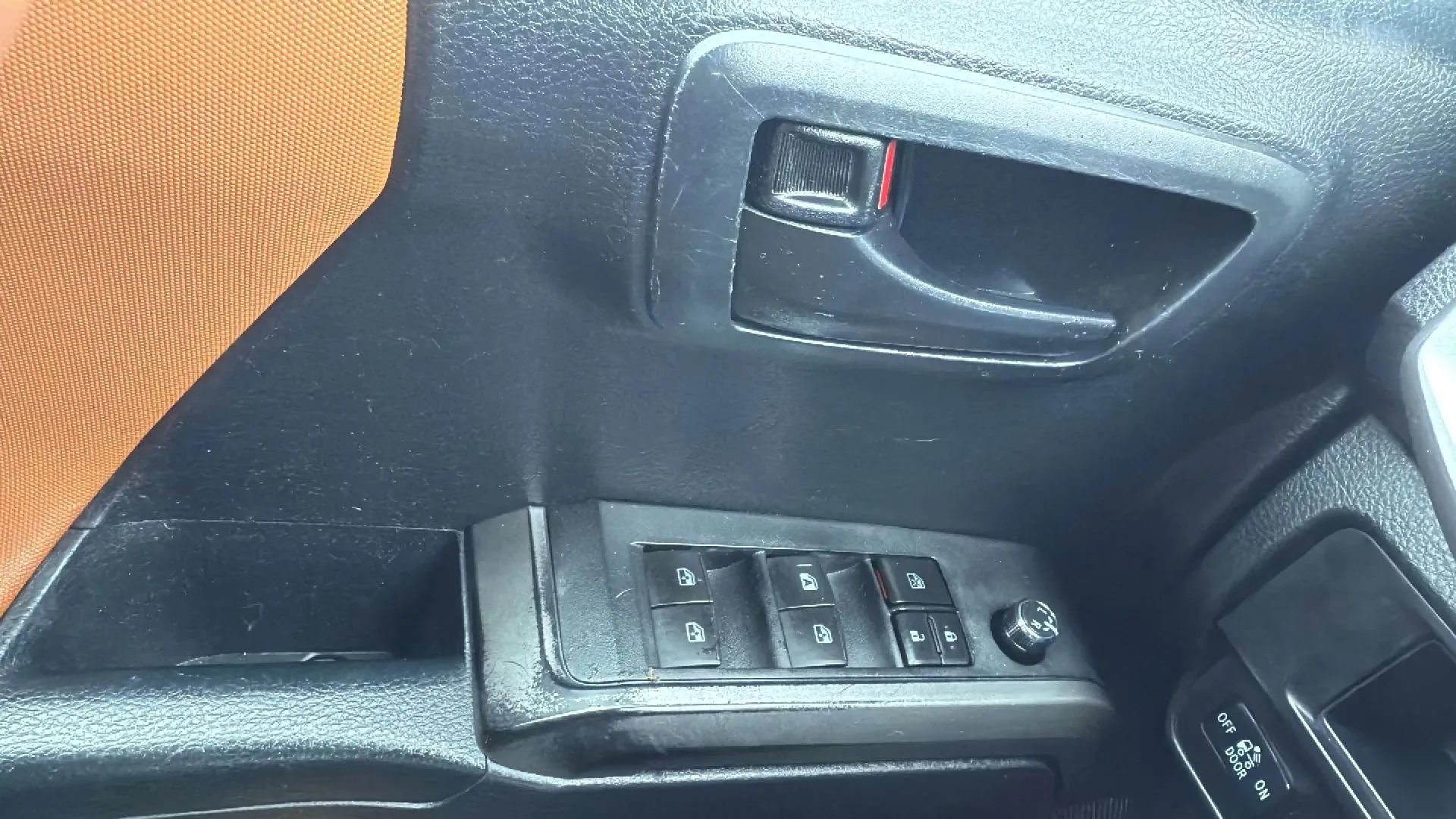 Used 2017 Toyota Tacoma SR5 image 22