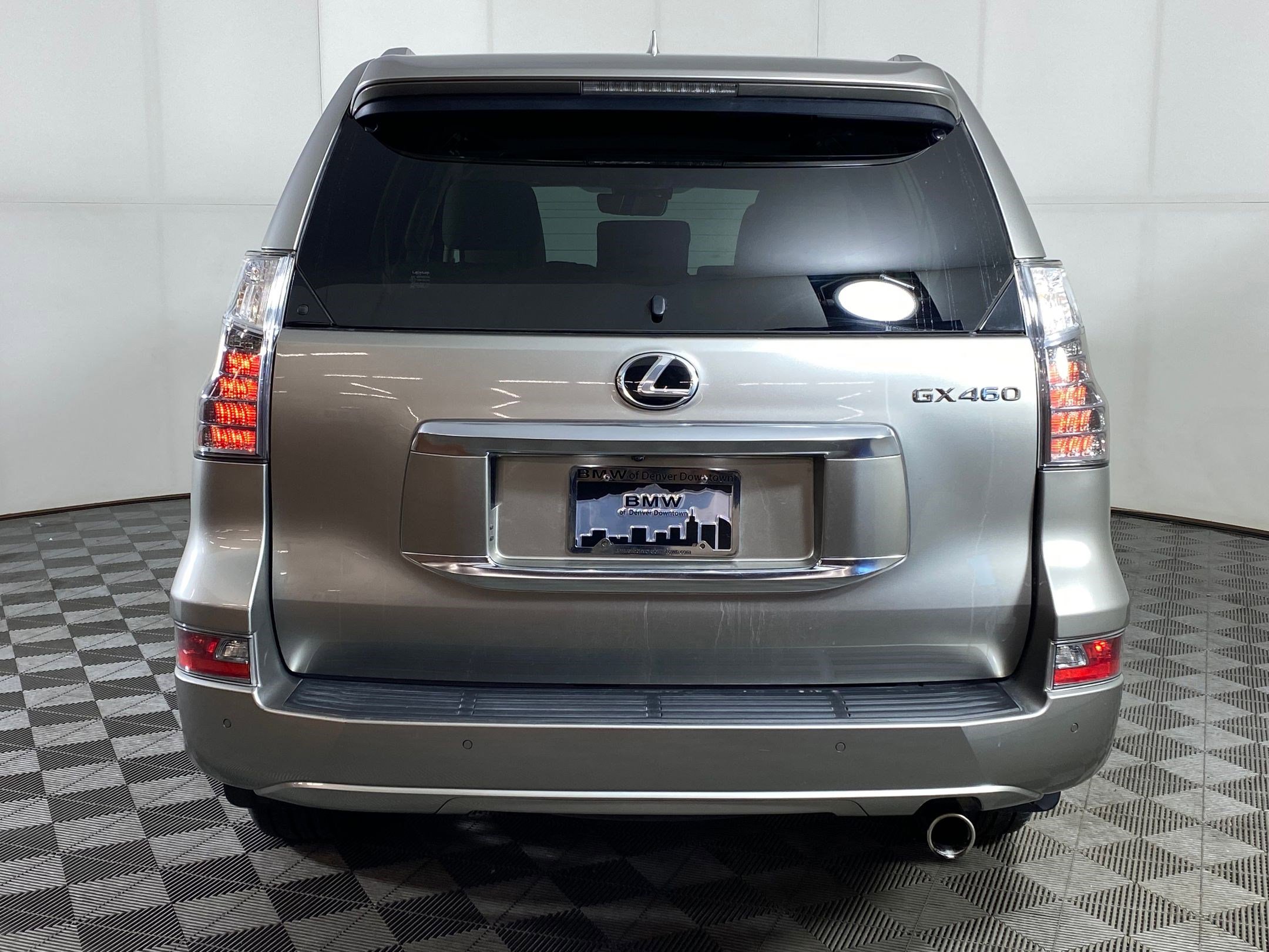 Used 2023 Lexus GX 460 Luxury w/ Off Road Package image 10