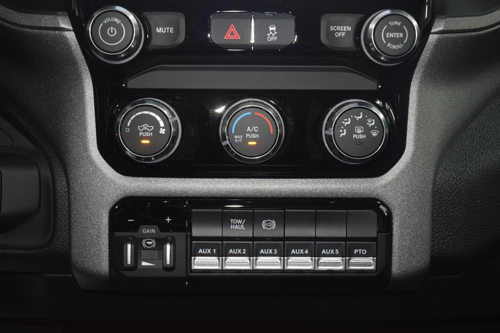 Used 2026 RAM 5500 Tradesman w/ Chrome Appearance Group AWD/4WD image 21
