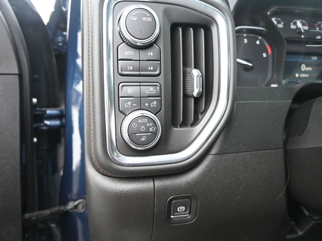 Used 2021 GMC Sierra 2500 AT4 image 30