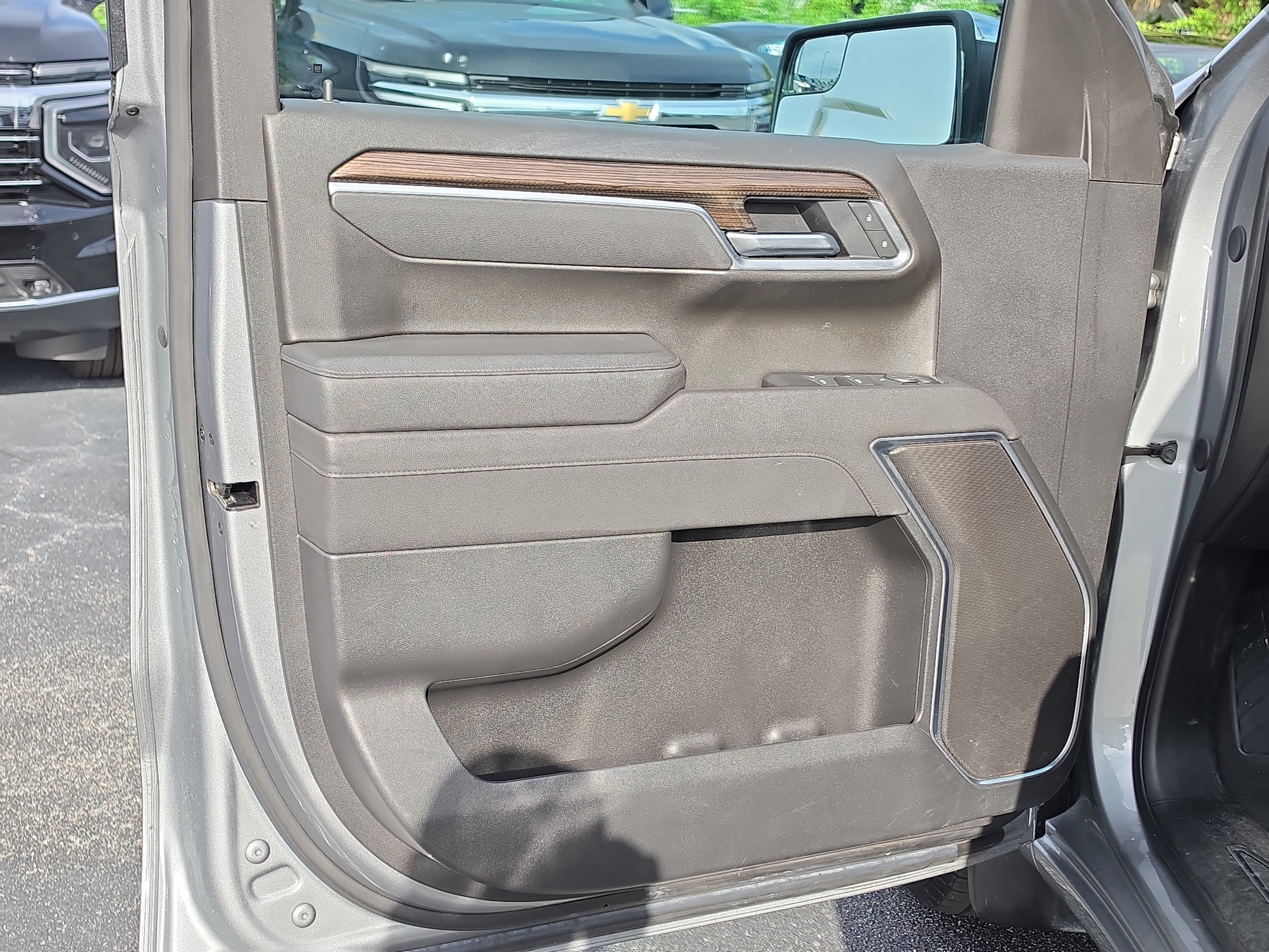 Certified 2025 Chevrolet Silverado 1500 LT RWD image 17