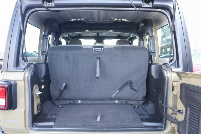 Used 2025 Jeep Wrangler Sport image 21